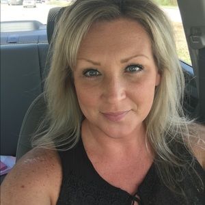 Meet your Posher, Polly